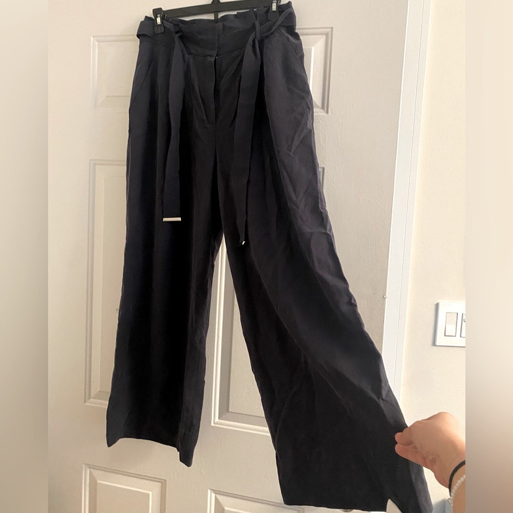 Tahari high waisted, wide leg navy pants NWT